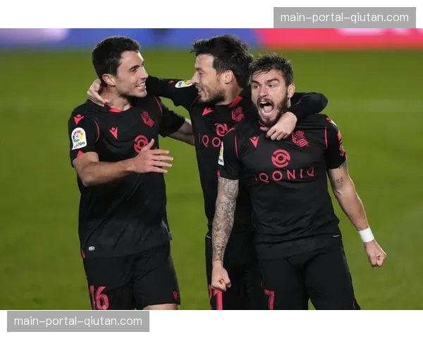 皇马4-1皇家社会，尽管比赛尾声时奥斯卡森与维尼修斯各自打入一球但因越位被判无效