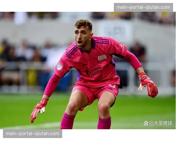 权威记者确认，摩纳哥已就夏窗引进费耶诺德中场昆滕-廷贝尔展开初步接触