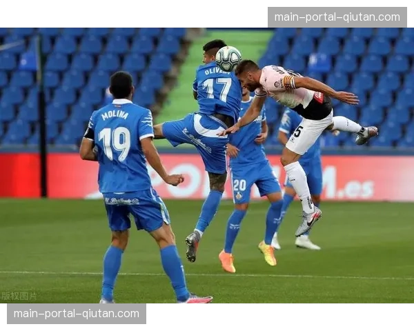 专栏：为何哈维-格拉西亚的赫塔菲坚持低效的长传冲吊战术？