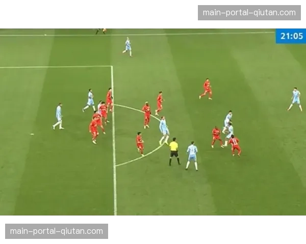 争议瞬间：斯特拉斯堡进球前是否犯规？VAR介入后确认有效