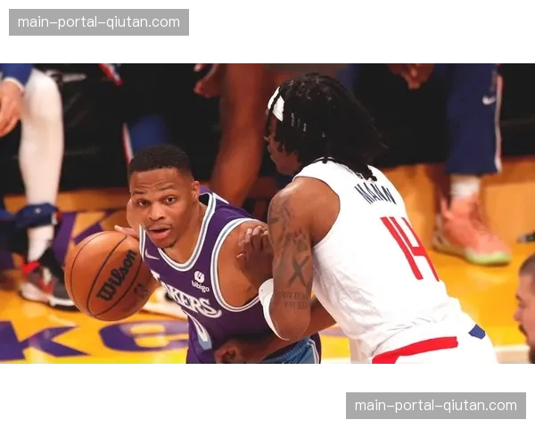 康涅狄克太阳与纽约自由季前赛对决：卫冕冠军的赛季前哨战